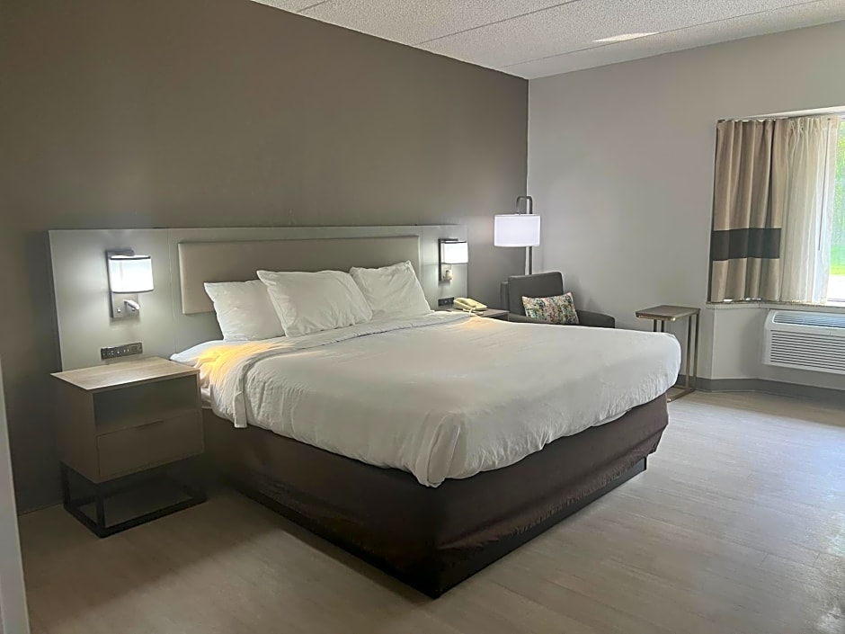 Comfort Inn & Suites Syracuse-Carrier Circle