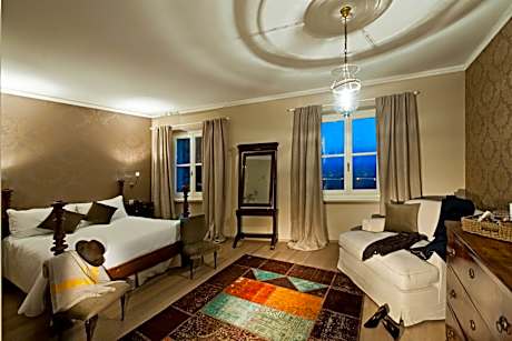 Deluxe Double Room with Garden View