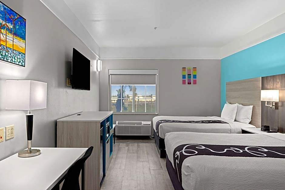La Quinta Inn & Suites by Wyndham Raymondville