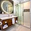 Hotel Royal William, an Ascend Collection Hotel