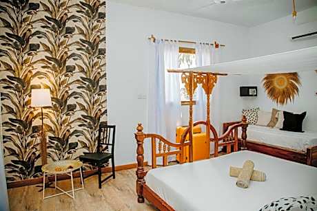 Family Room with Garden View