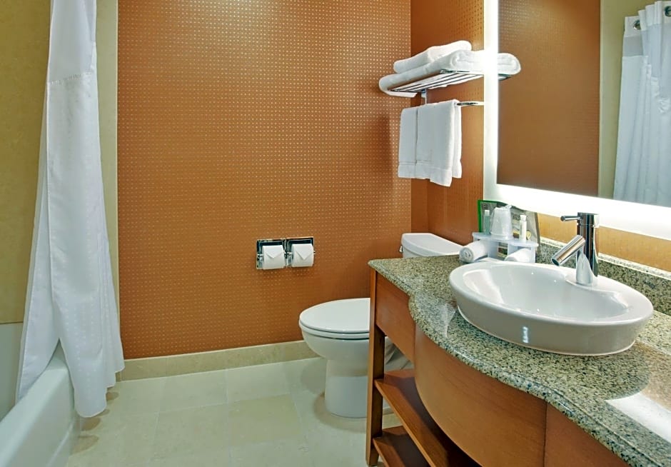 Holiday Inn Express Hotel & Suites Santa Cruz By IHG