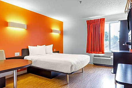 Motel 6-Swift Current, SK