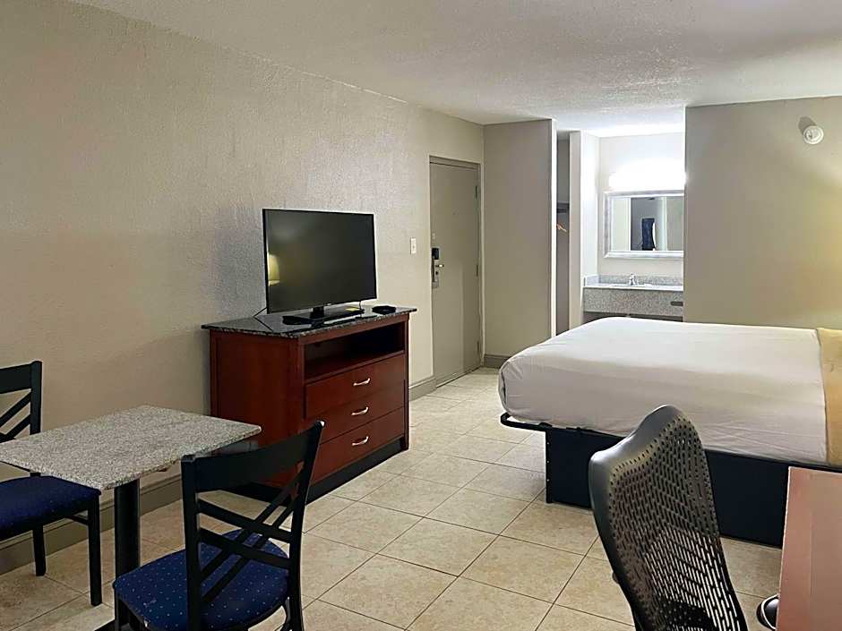 Motel 6 Raleigh, NC - Downtown South