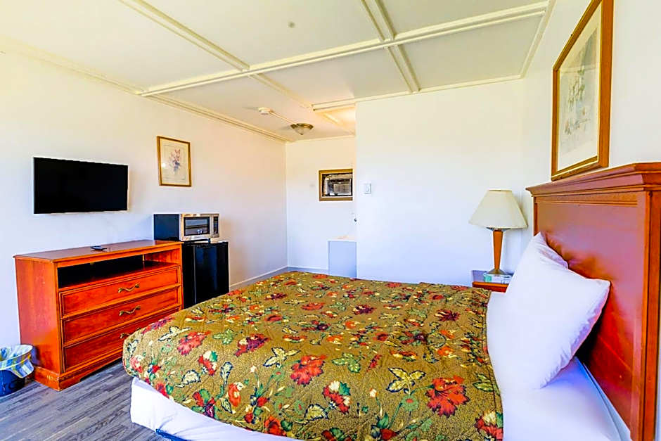 Country Hearth Inn & Suites By OYO Sturgis