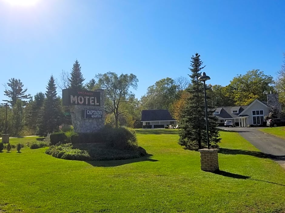 Captain's Quarters Motel