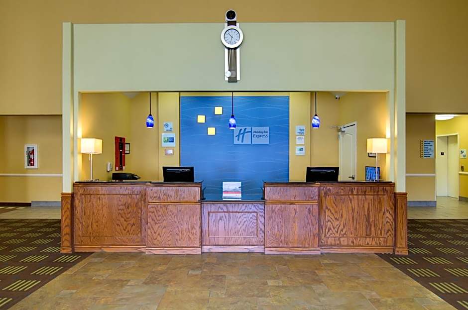 Holiday Inn Express Hotel & Suites Kansas City Sports Complex By IHG
