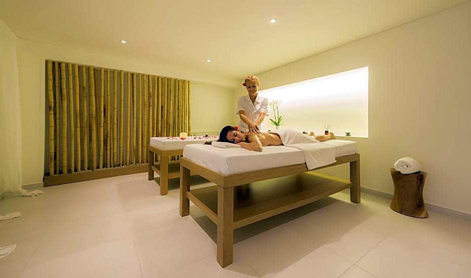 Bitzaro Grande Hotel & Suites