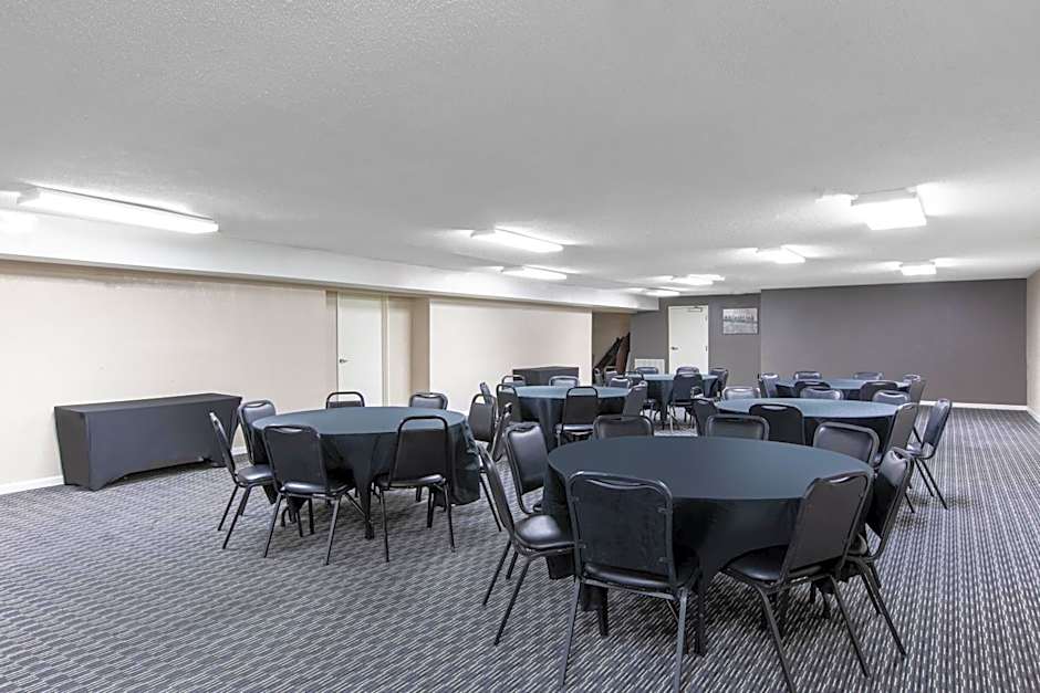 La Quinta Inn & Suites by Wyndham Blue Springs