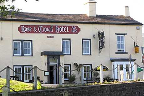 OYO Rose & Crown Hotel