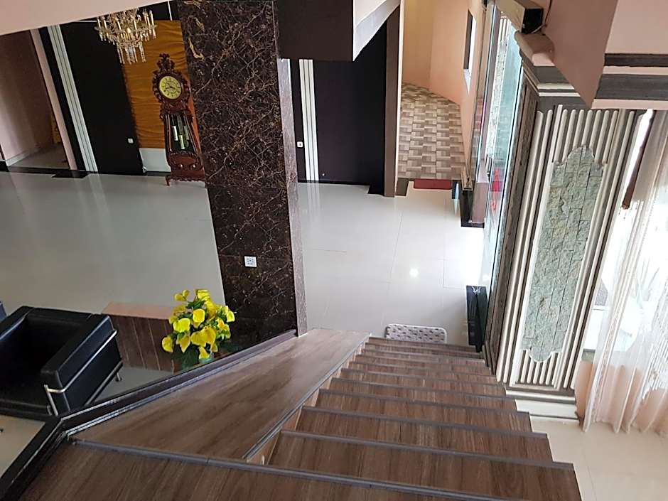 Capital O 93263 Linge Land Hotel