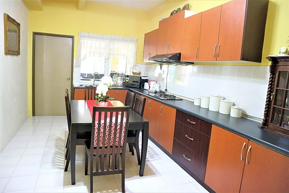 OYO Homes 90300 D'hitech Home