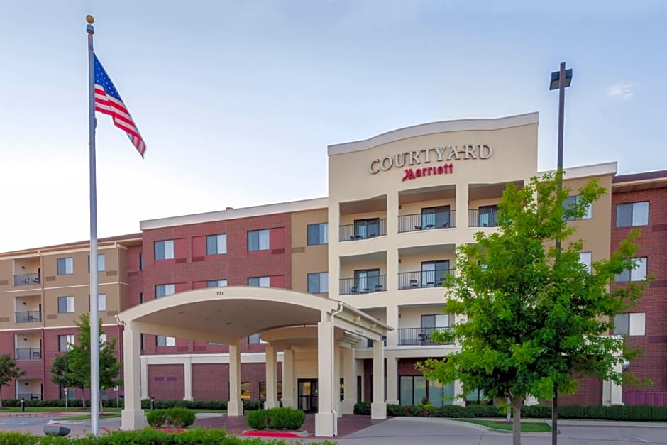 Courtyard by Marriott Dallas Arlington South