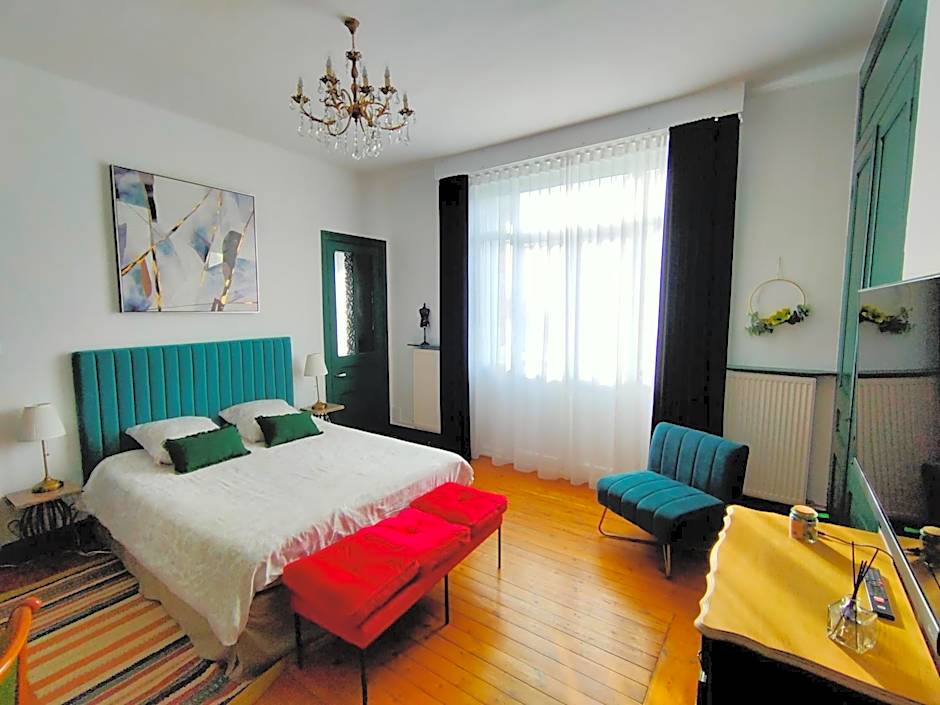 A La Villa Perroy les chambres sont spacieuses et les petit-déjeuners offerts