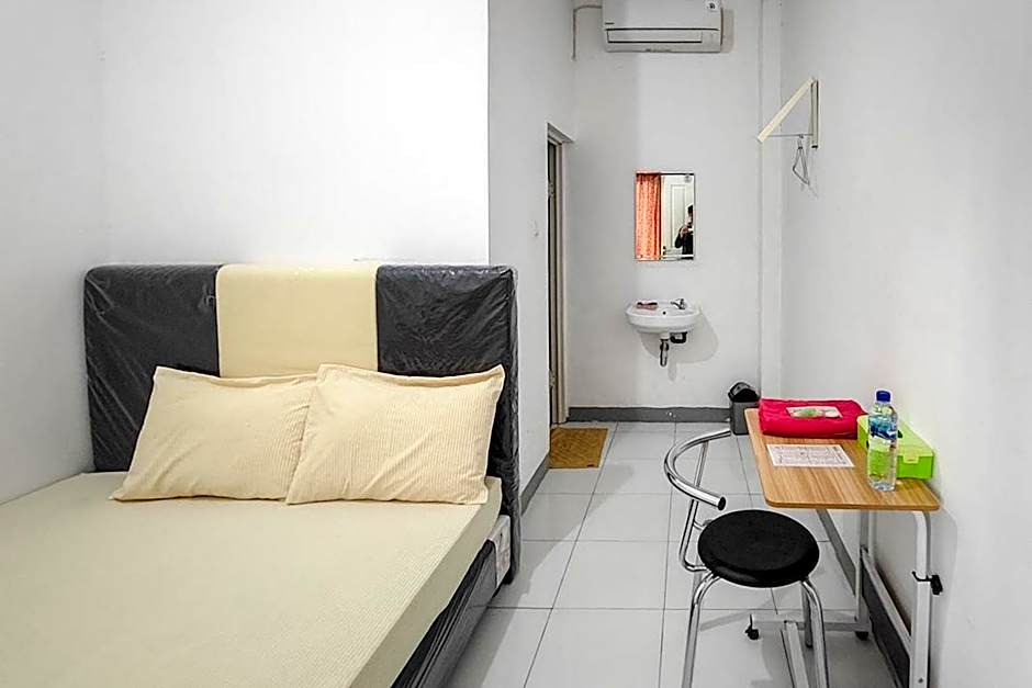 Shekinah Homestay & Cafe Waikabubak RedPartner