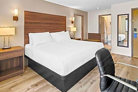 King Room with Kitchenette - Non-Smoking