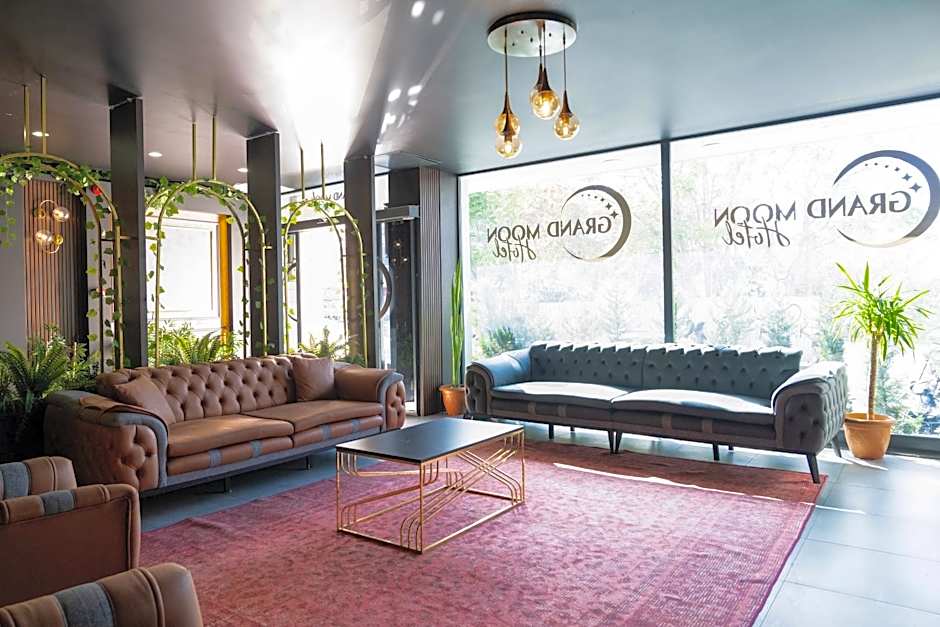 GRAND MOON HOTEL