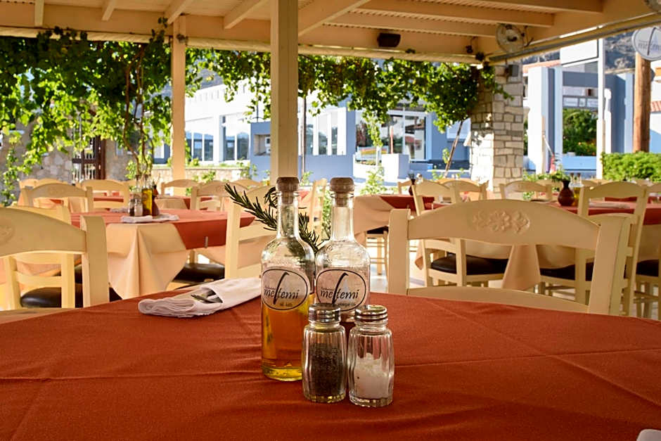 Matina Pefkos Aparthotel