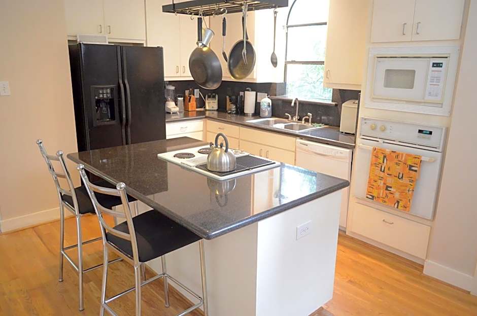 Modern B & B