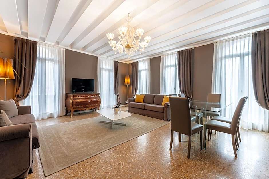 San Teodoro Palace - Luxury Apartments