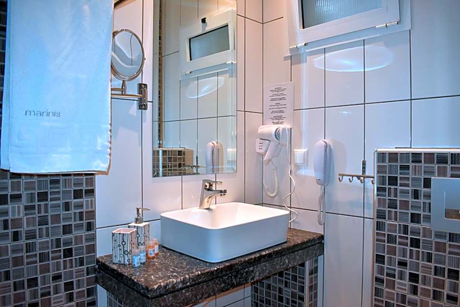 Marinis Boutique Rooms