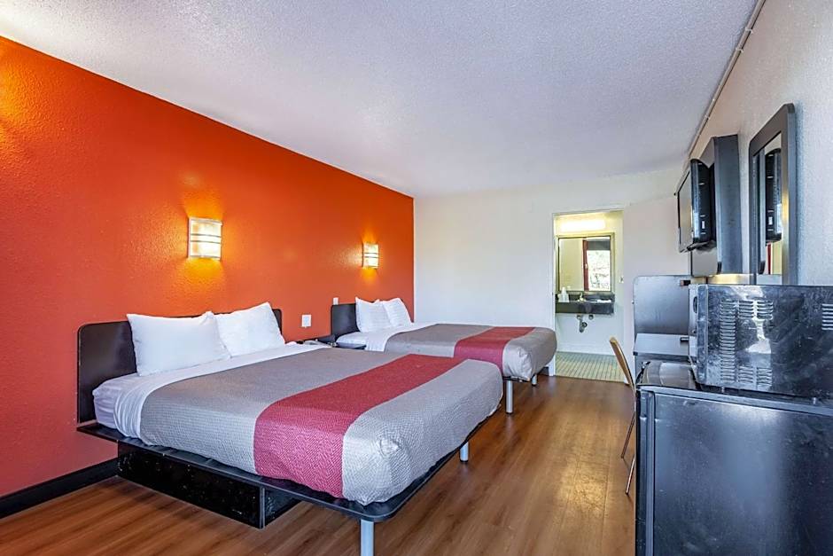 Motel 6-Little Rock, AR - West