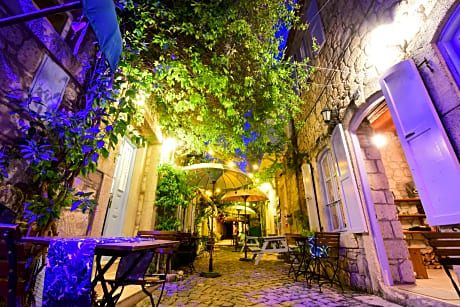 Rue d'Azur Alacatı