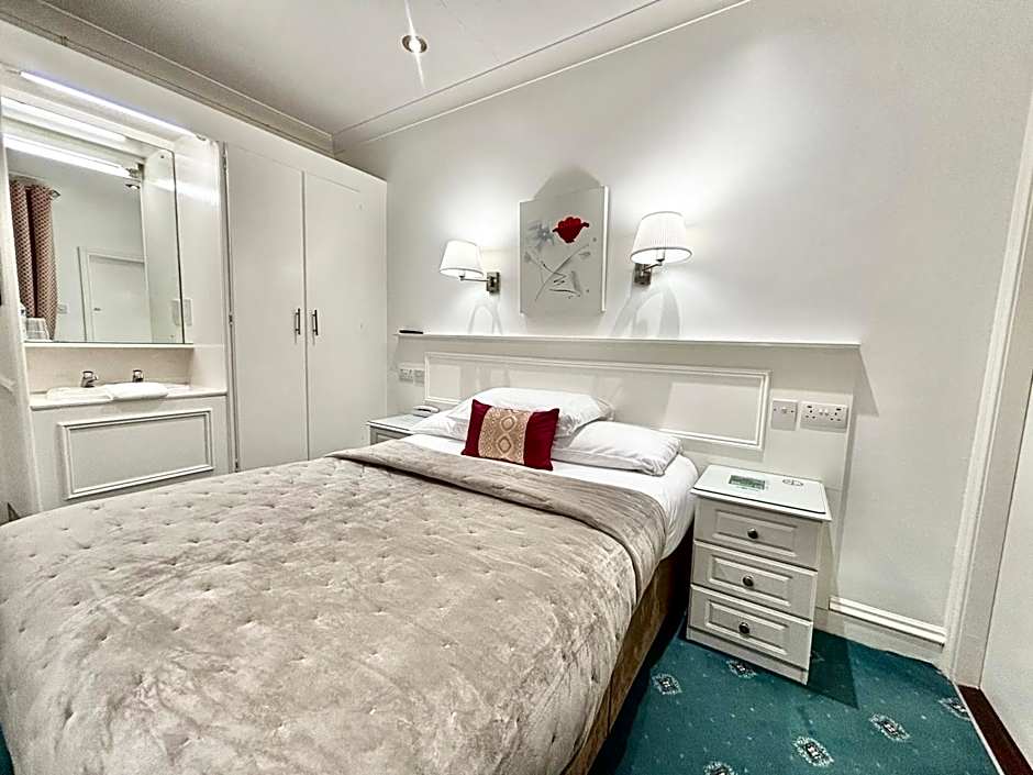 Dergvale Hotel