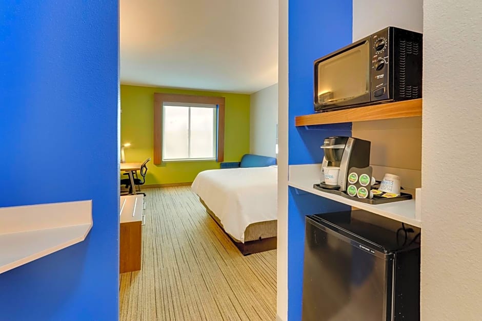 Holiday Inn Express Hotel & Suites Waxahachie By IHG
