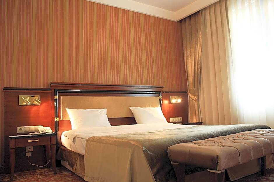 Atropat Old City Hotel