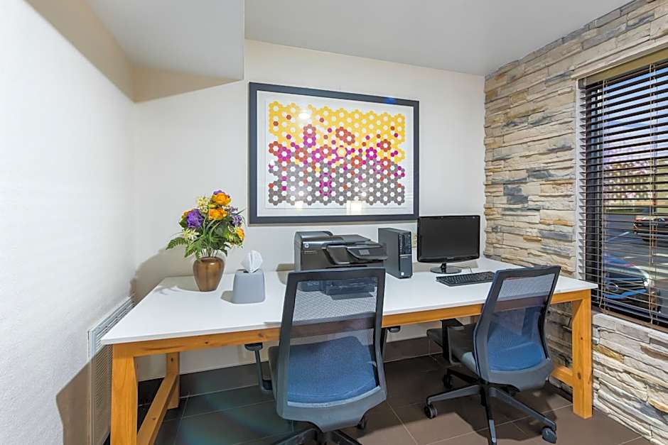 Holiday Inn Express London-I-70 By IHG