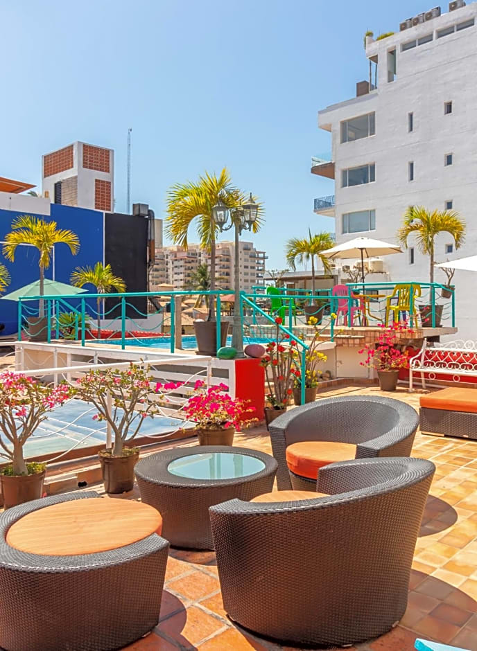 La Iguana Vallarta LGBT Experience - Romantic Zone