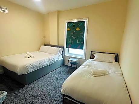 Twin Room with Shower