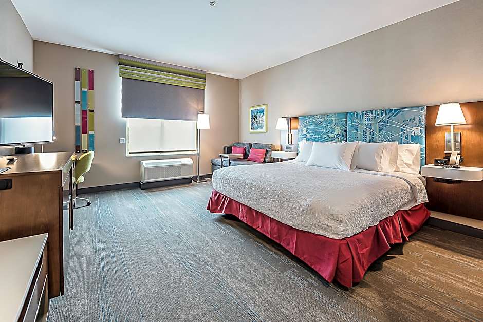 Photo 1 of 14 of 1 King Bed, Mobility Accessible, Bathtub