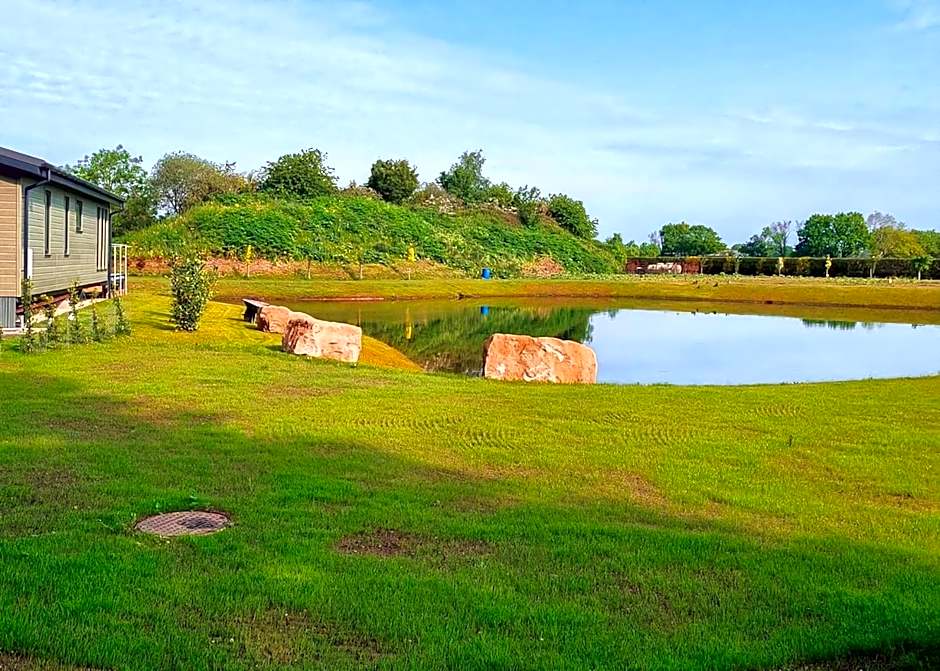Lakeside Luxury Lodges