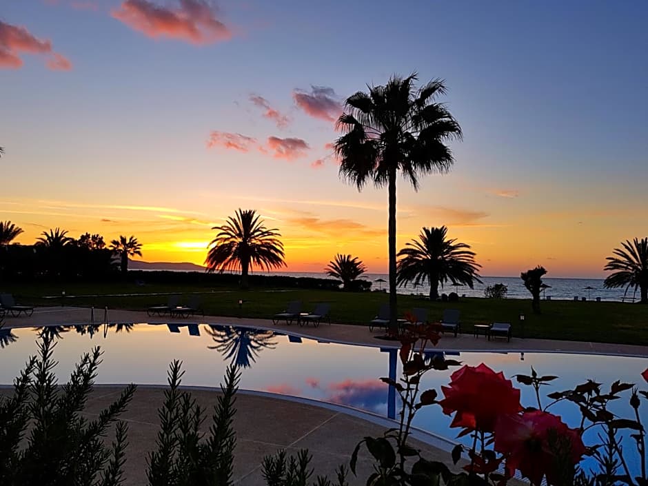 Natura Beach Hotel And Villas