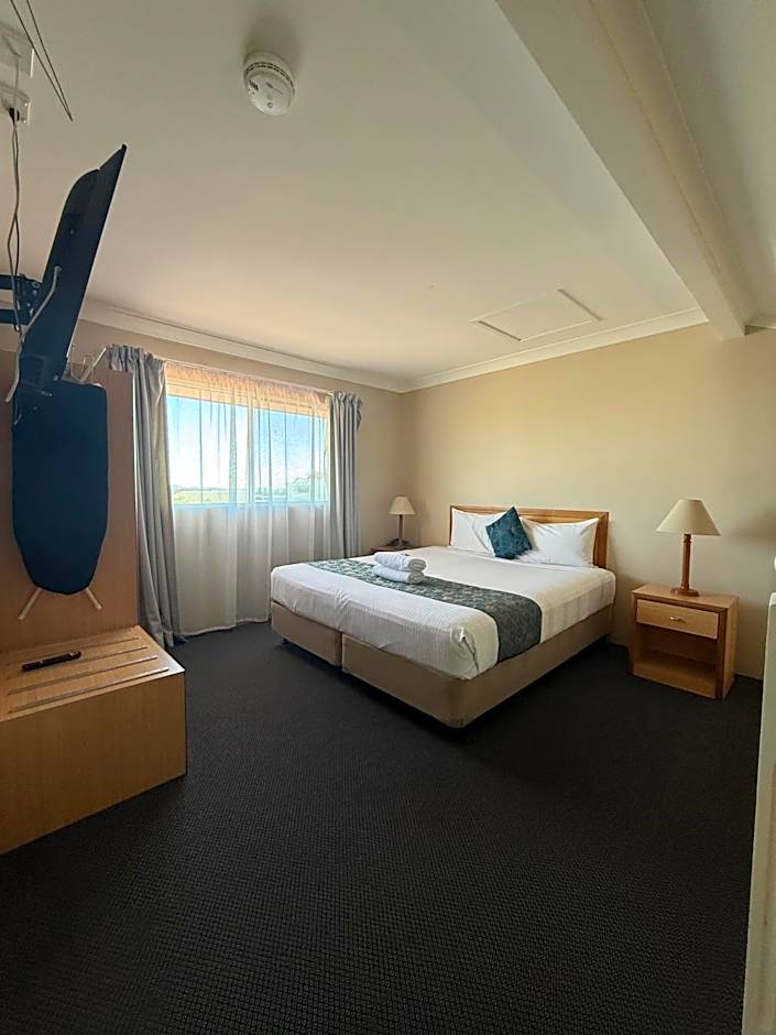 Harbour Sails Motor Inn