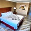 Town House Inn and Suites