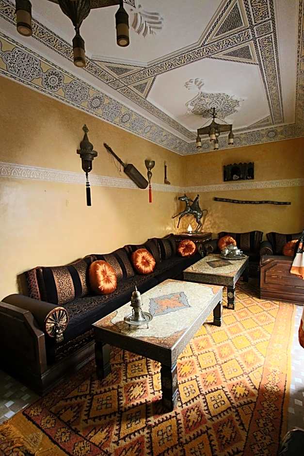 RIAD MAKENE MOUCHKILL