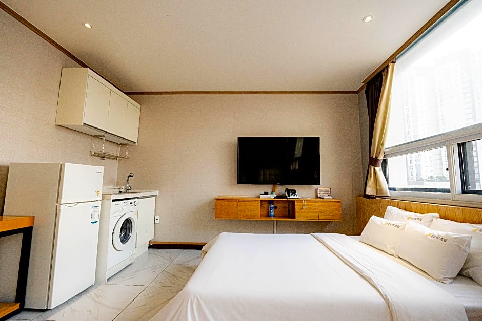 Gukje Business Hotel