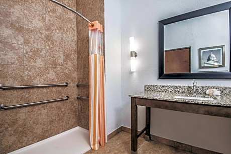 Queen Room with Two Queen Beds - Mobility Access