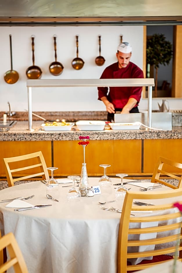 Hotel y Apartamentos Casablanca