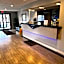 Sky Lodge Inn & Suites - Delavan