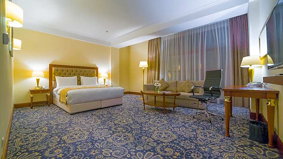 Photo 1 of 10 of Superior 1 King Bed, City View