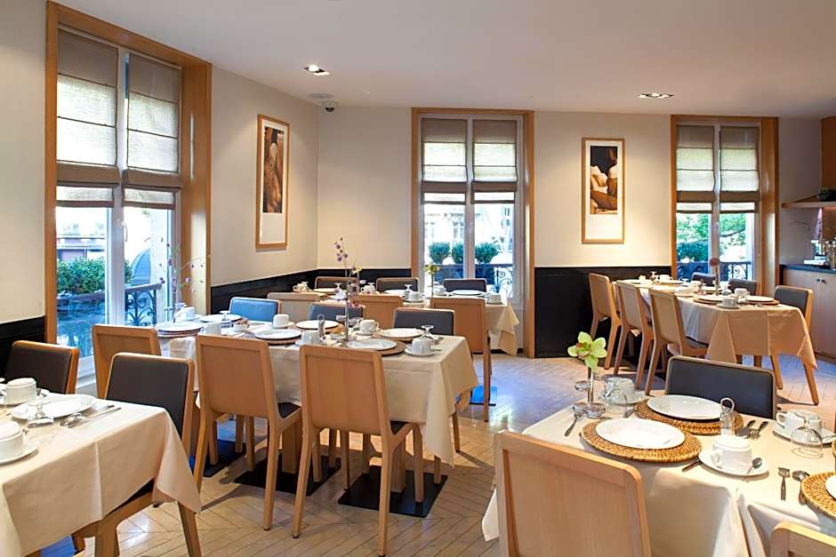 Marceau Champs-Elysées