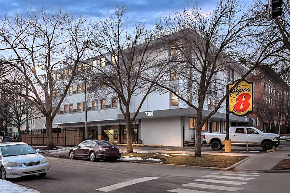 Super 8 by Wyndham Chicago IL