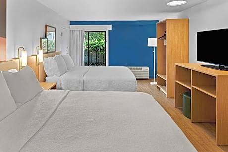 2 Queen Bed Suite