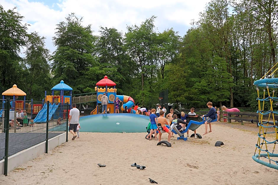 Vakantiepark 't Urkerbos - Kabouterhuisje