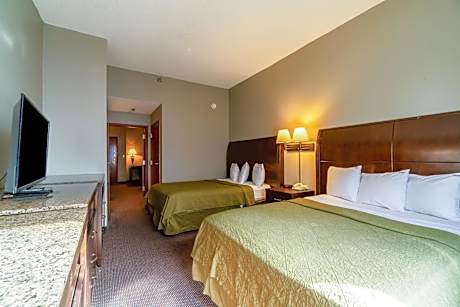 Suite 2 Queen Beds Non-Smoking