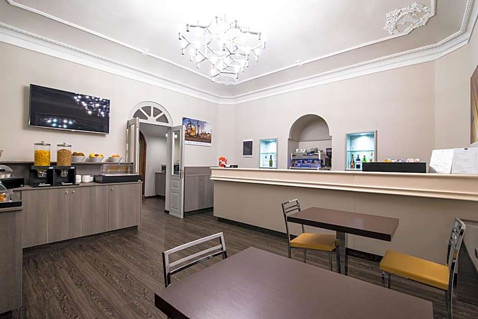 Green Class Hotel Astoria